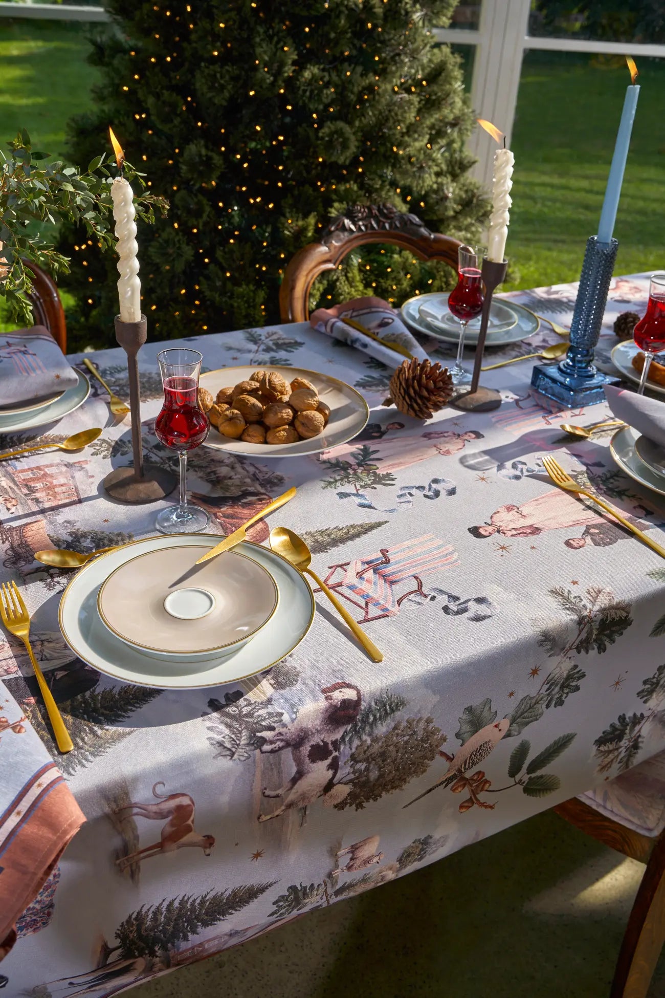 Target Keywords: Luxury tablecloths, premium polyester, sublimation prints, coordinating napkins and coasters, nature-inspired designs, elegant table linens, wrinkle-resistant tablecloths.