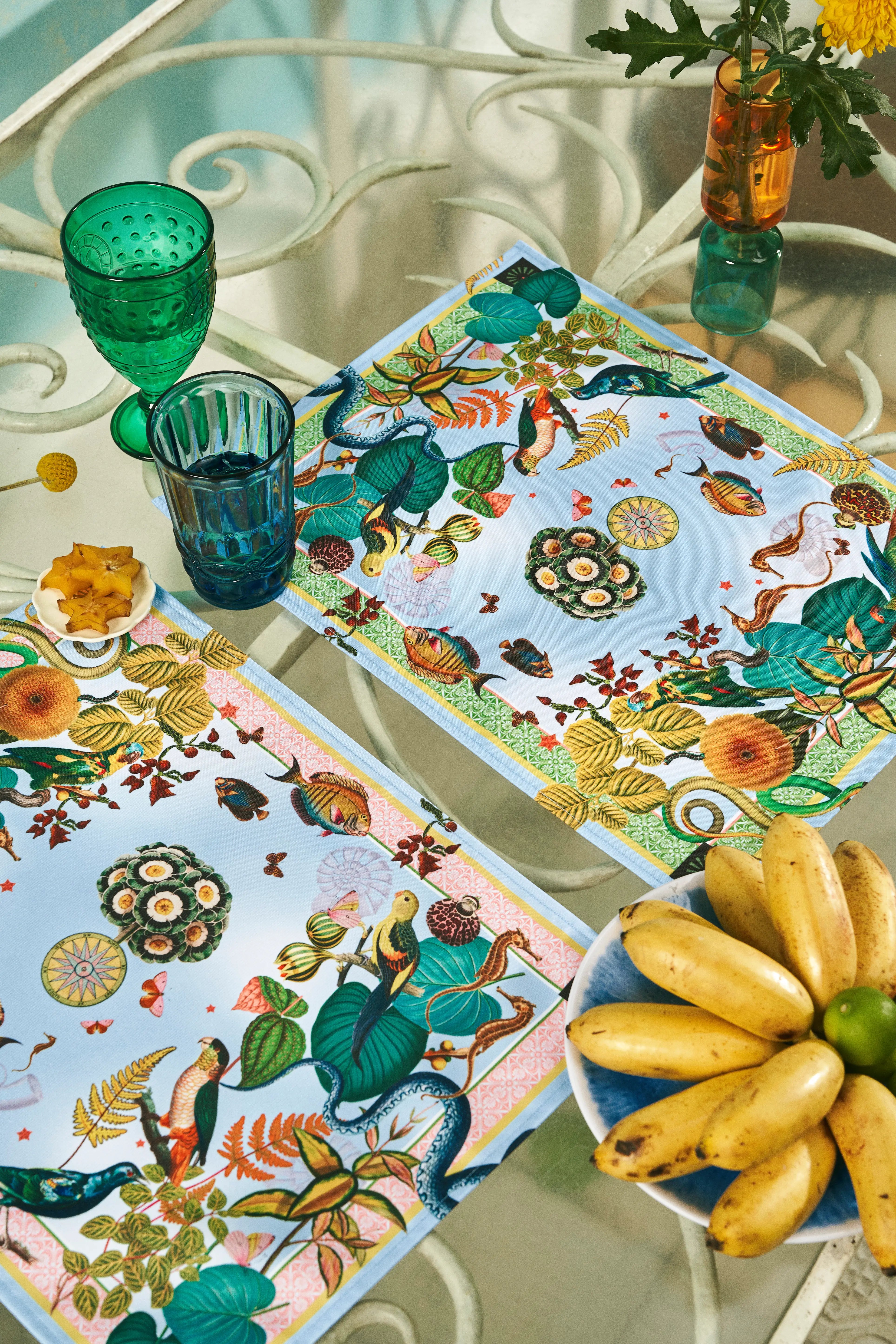 Placemats, for tables, with flowers