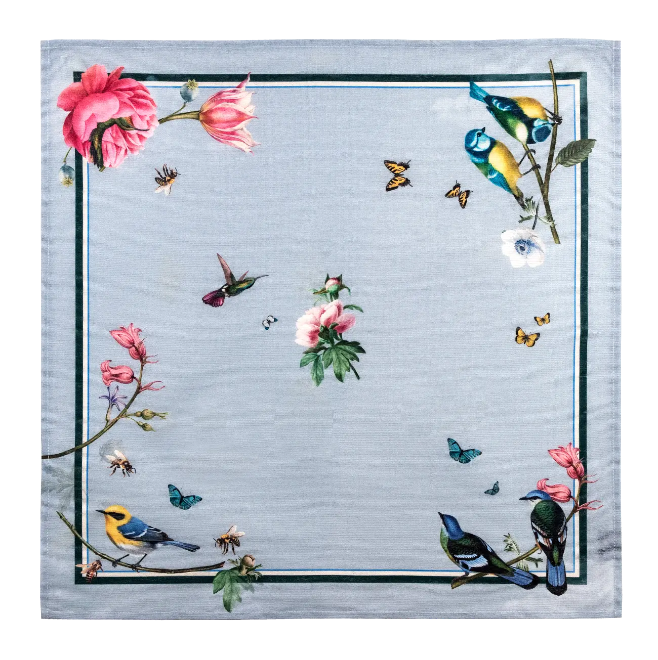 Premium napkins in tone-on-tone hem, with linen texture finish