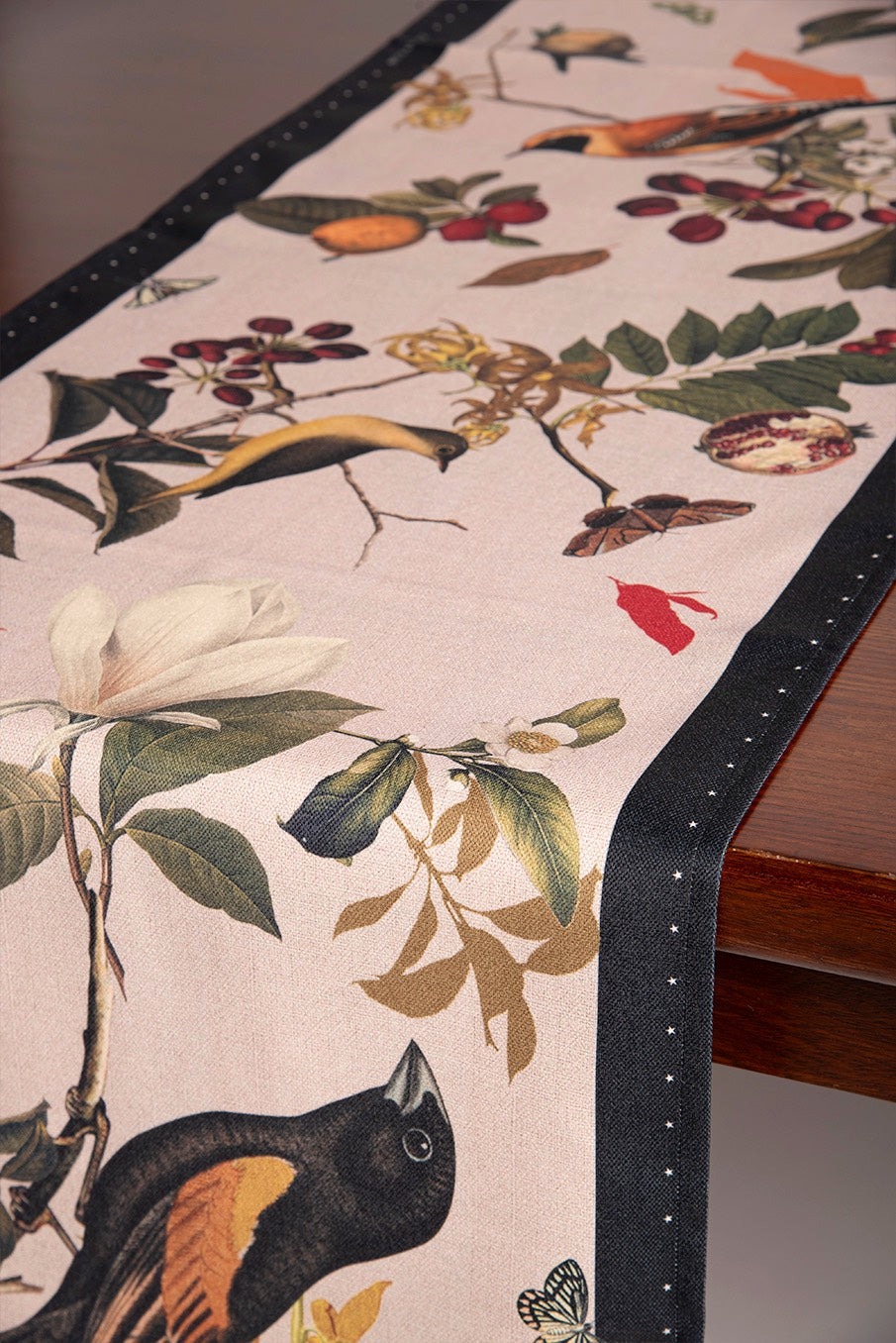 Birds Retro - Table Runner
