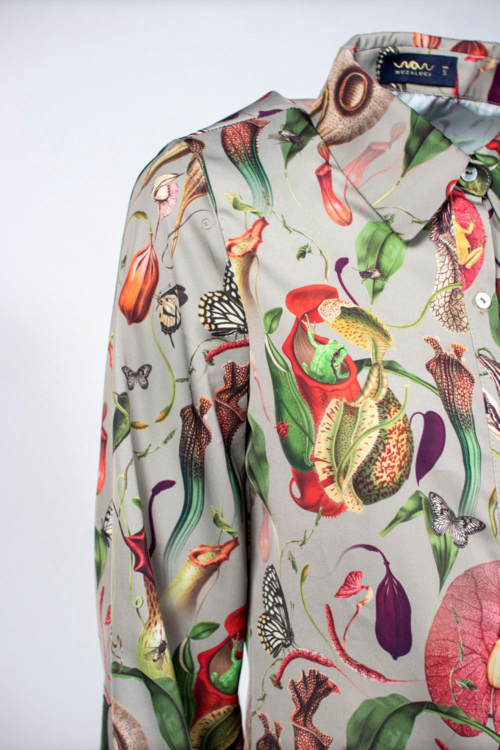 Siik Blouse - Carnivora