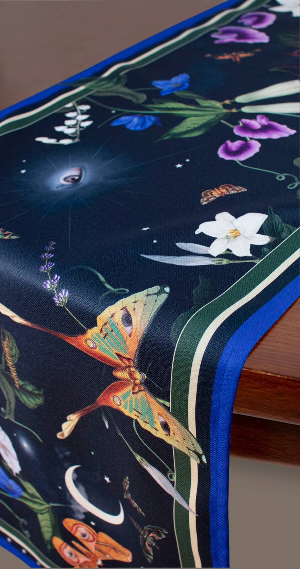 Actia Lunar - Table Runner