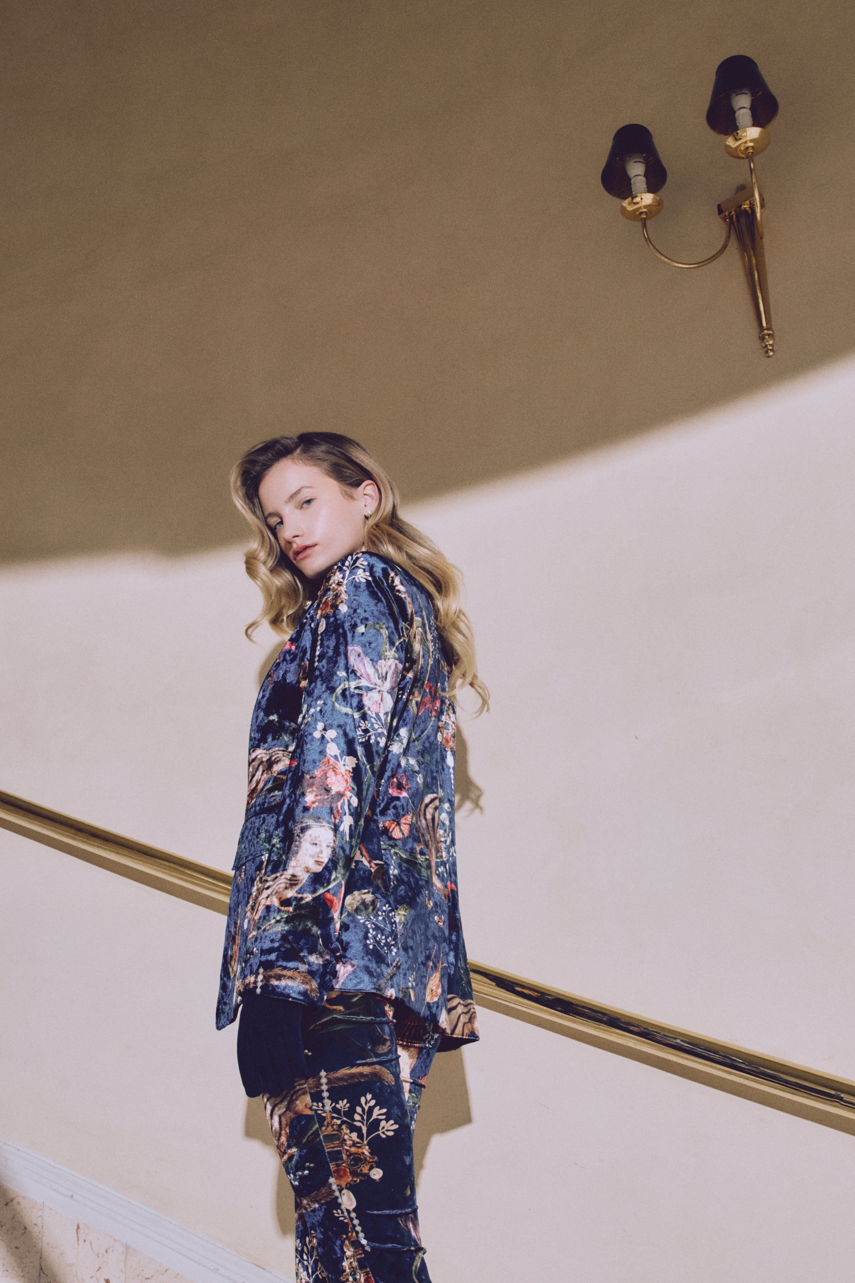 Bulba Navy - Velvet Blazer