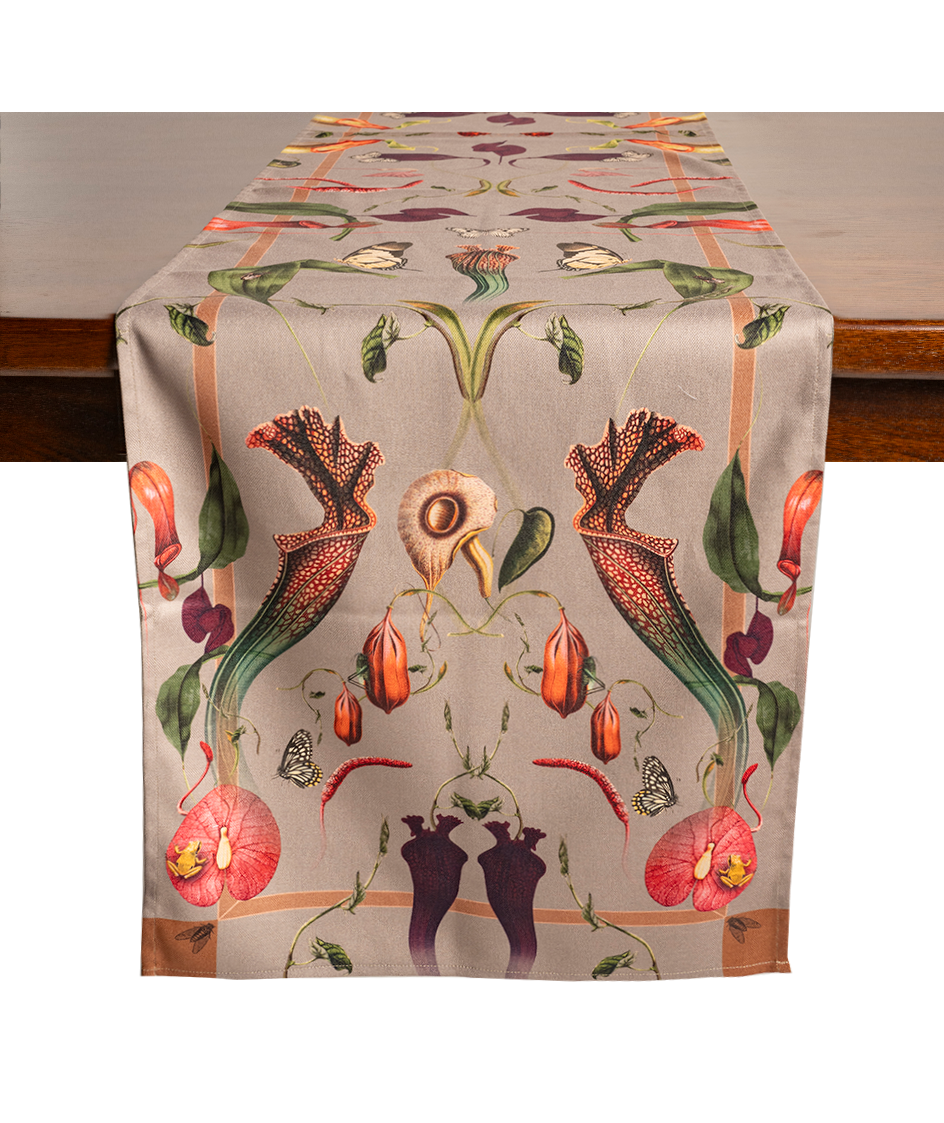 Carnivora Green - Table Runner