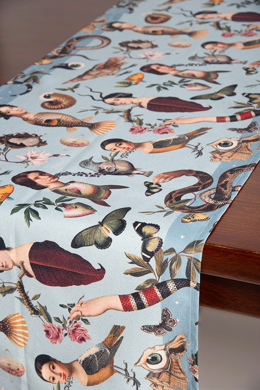 Bestiario - Table Runner