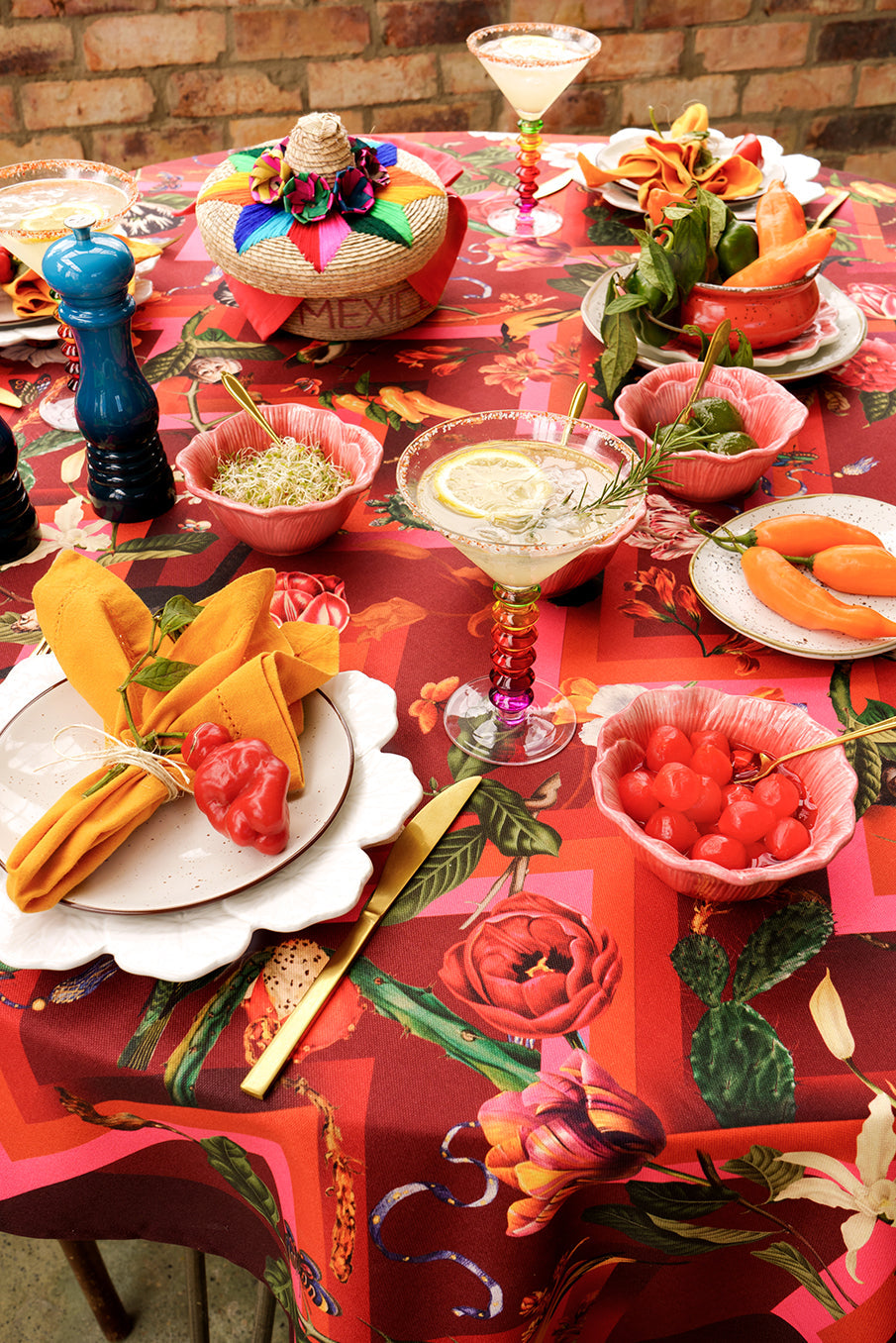 Flor Kahlo - Tablecloth