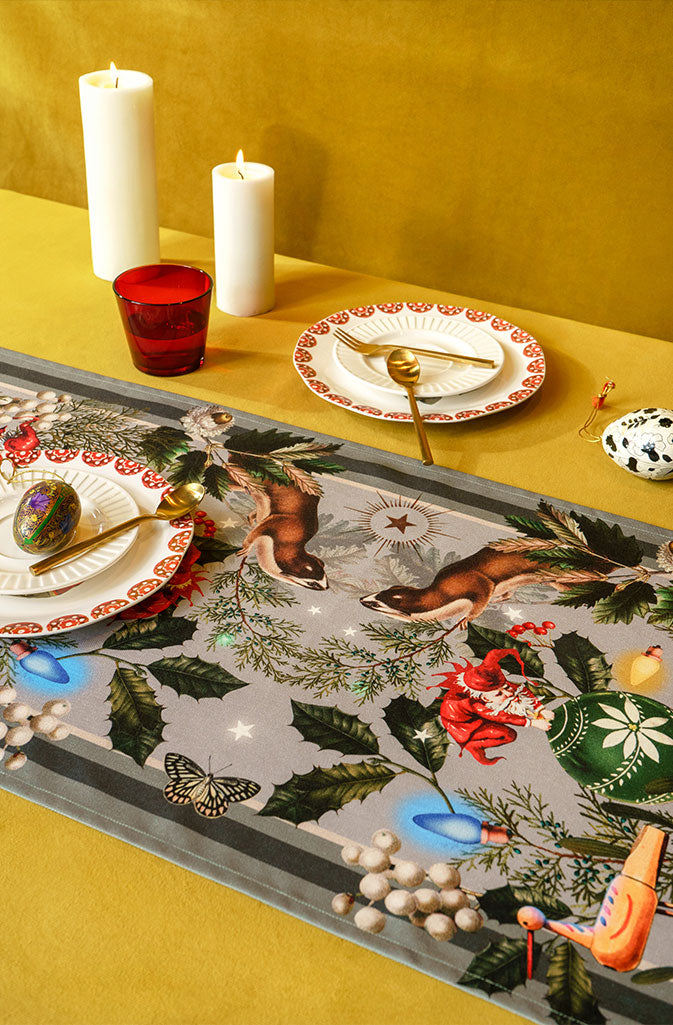 Santas Atelier Green - Table Runner