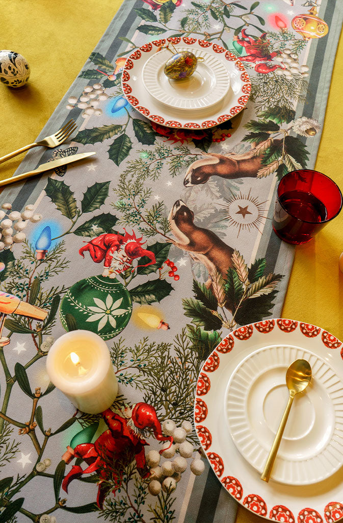 Santas Atelier Green - Table Runner